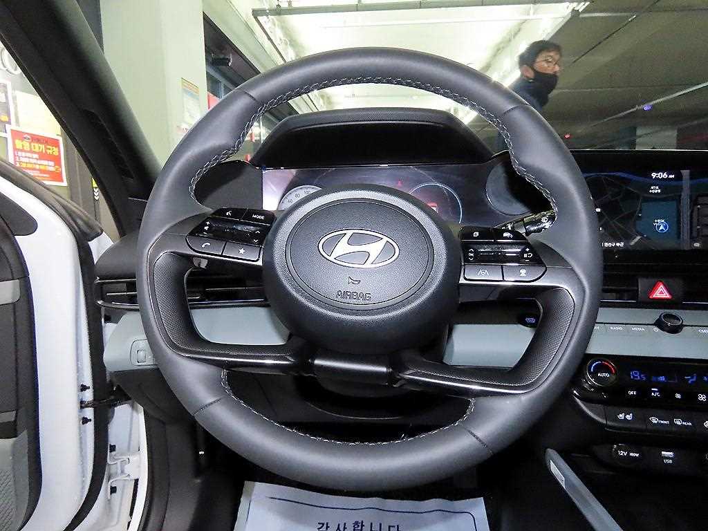 HYUNDAI Avante - Vista 8