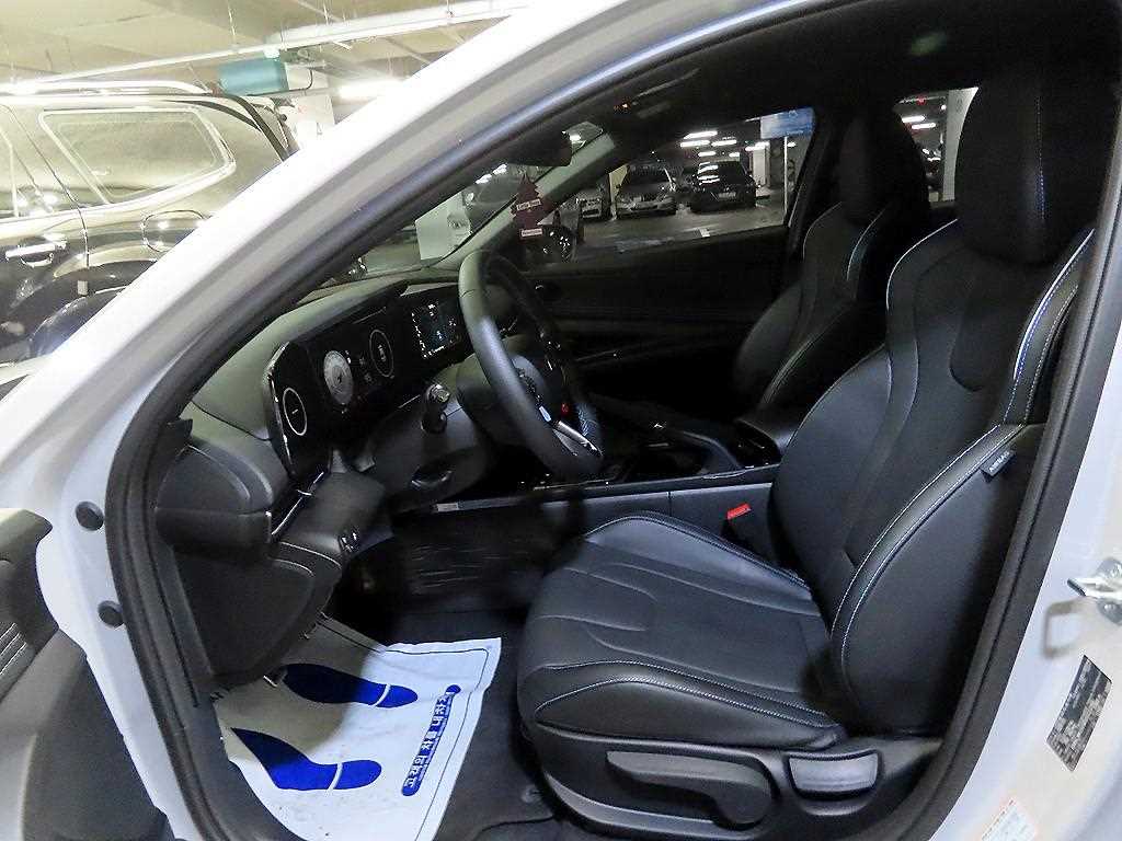 HYUNDAI Avante - Vista 6