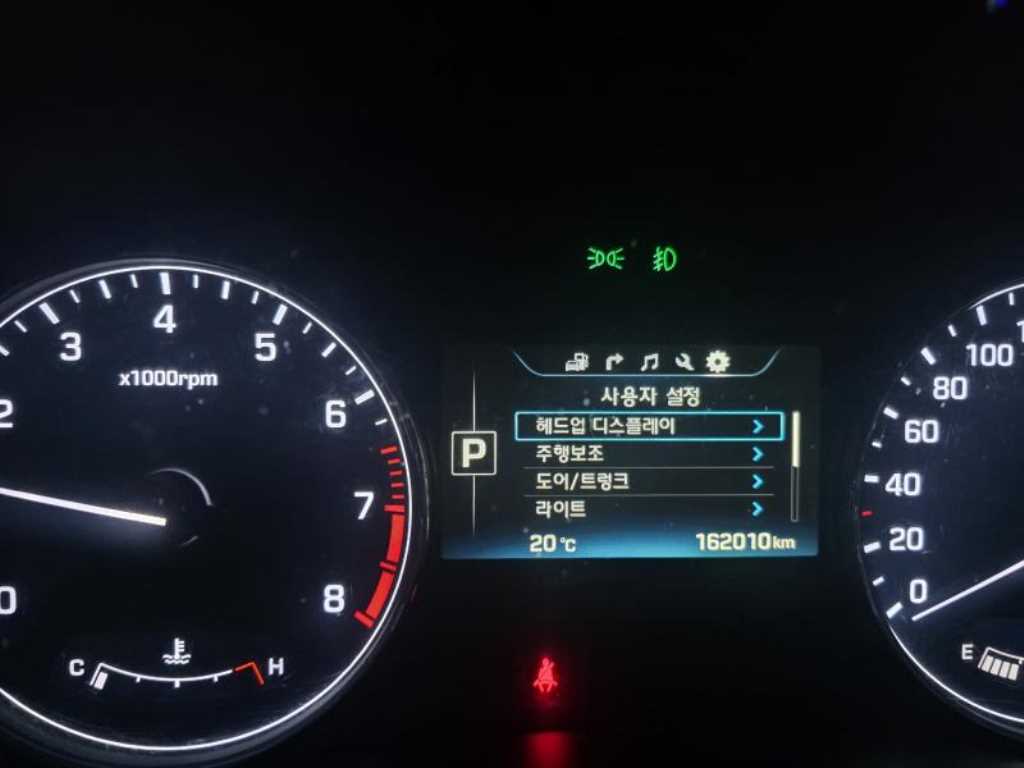 HYUNDAI Genesis - Vista 5