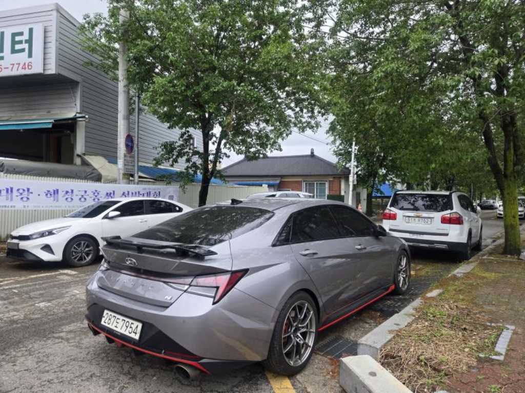 HYUNDAI Avante - Vista 5