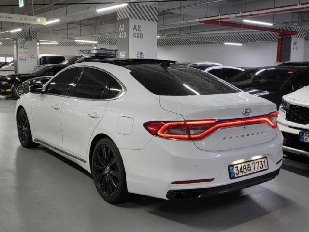 HYUNDAI Grandeur - Vista 5