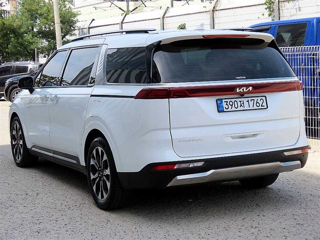 KIA Carnival - Vista 3