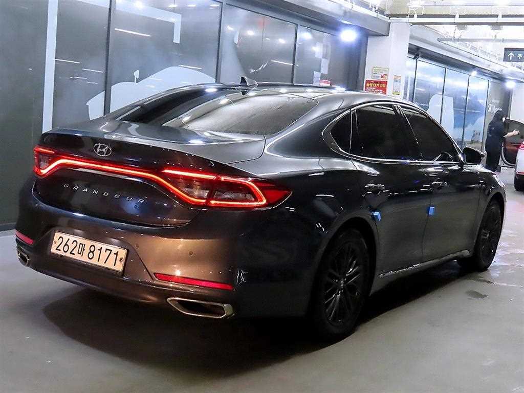 HYUNDAI Grandeur - Vista 4