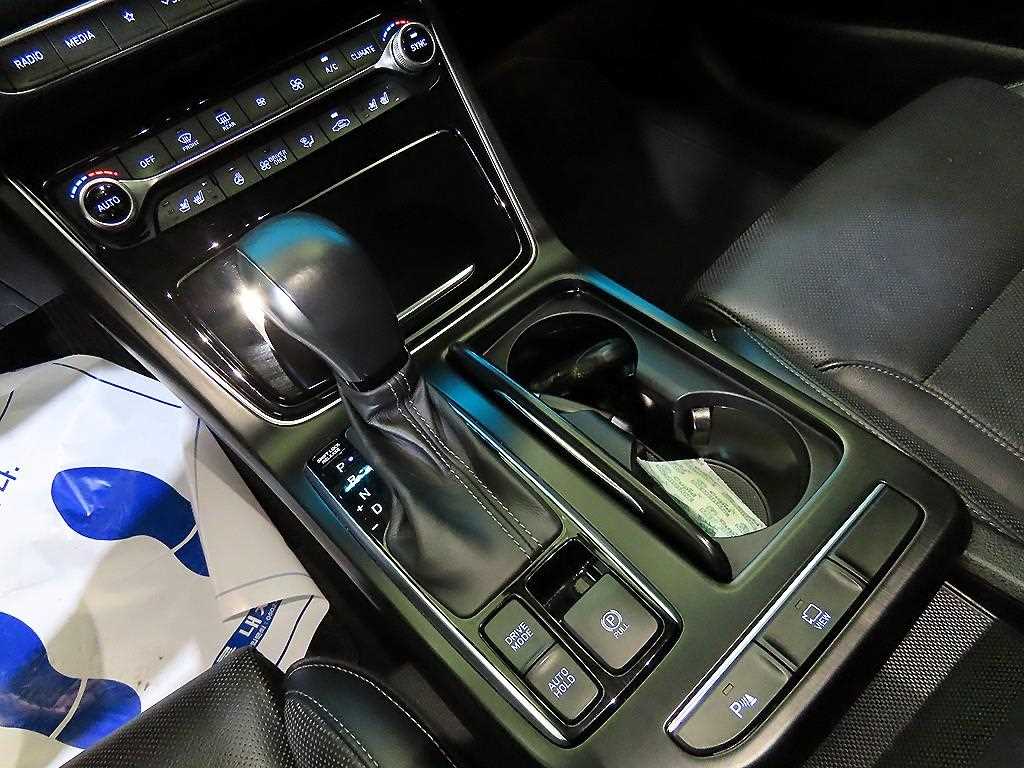 HYUNDAI Grandeur - Vista 12