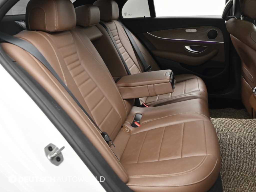Mercedes Benz E class - Vista 12