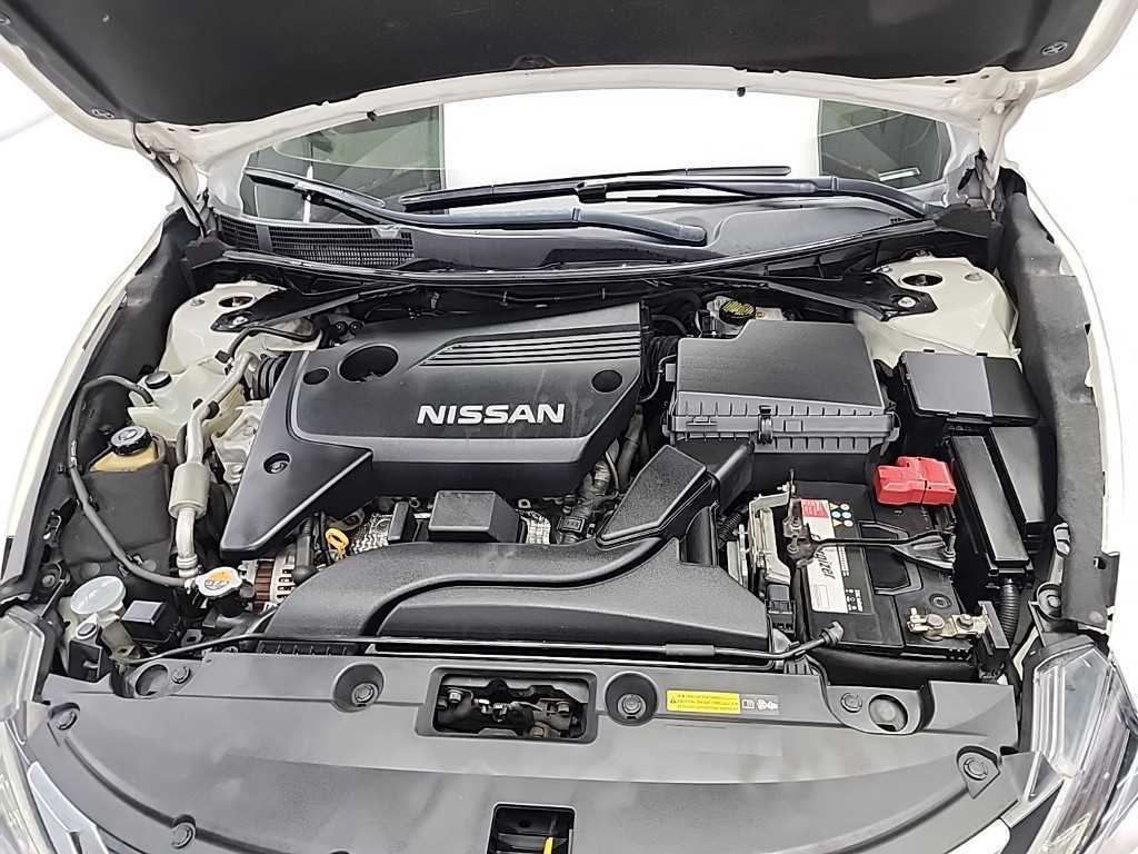 Nissan Altima - Vista 5