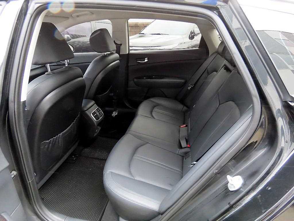 KIA K5 - Vista 6