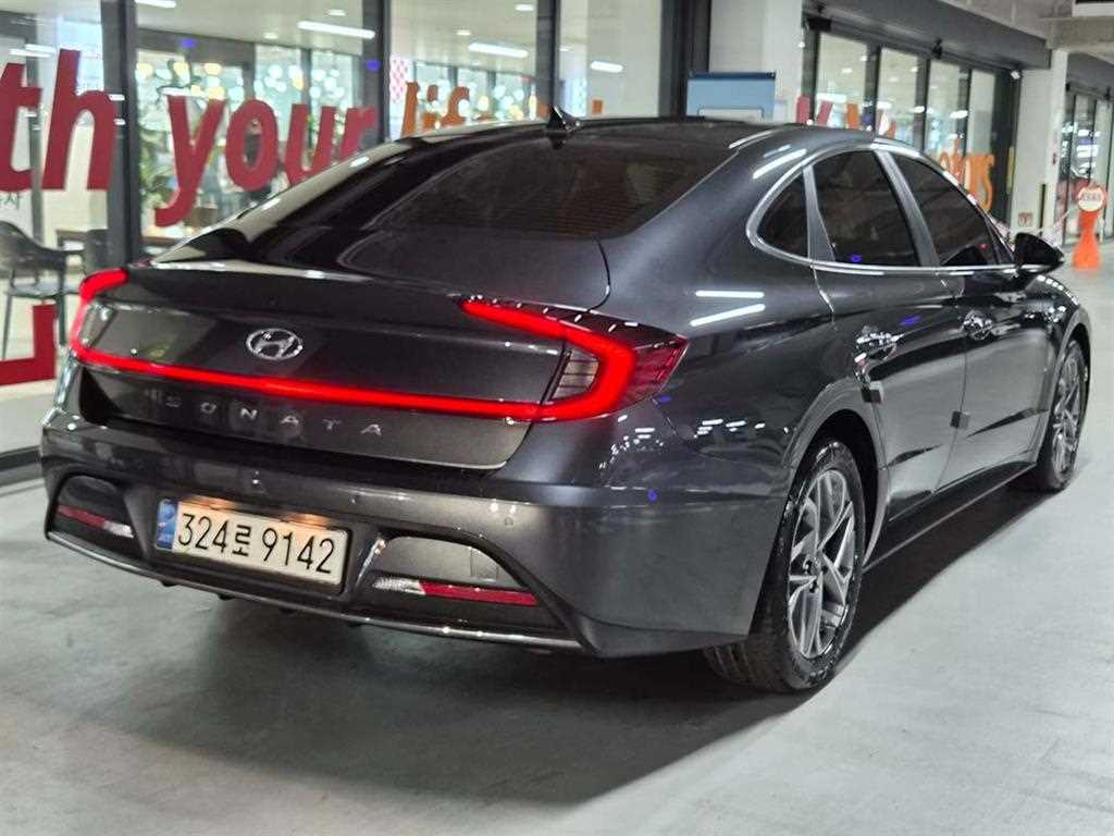 HYUNDAI Sonata - Vista 4