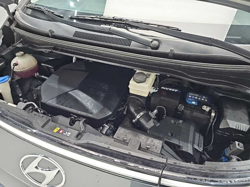 HYUNDAI Staria - Vista 5