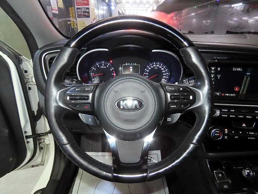 KIA K5 - Vista 8