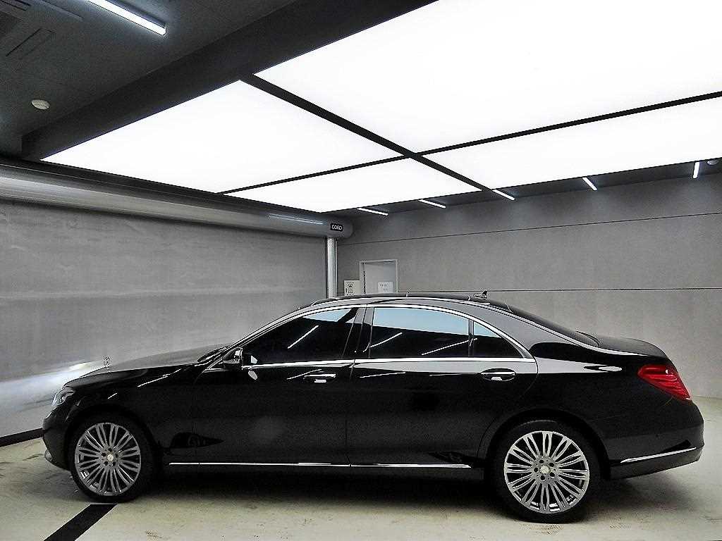 Mercedes Benz S Class - Vista 4
