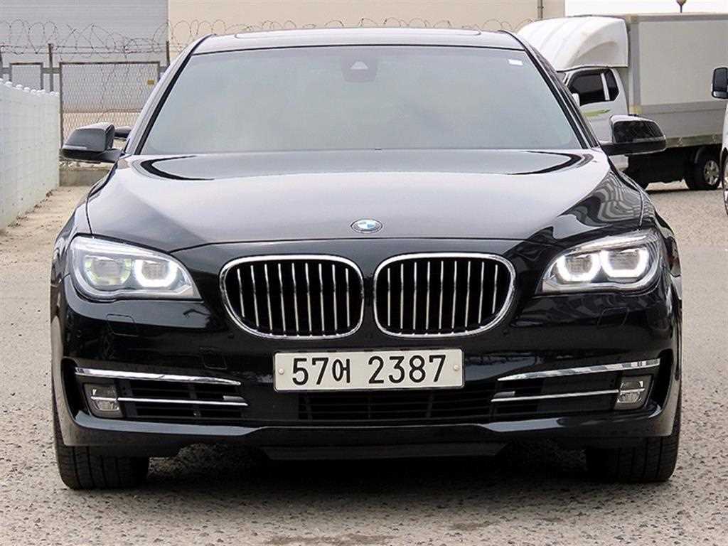 BMW 7 Series - Vista 2