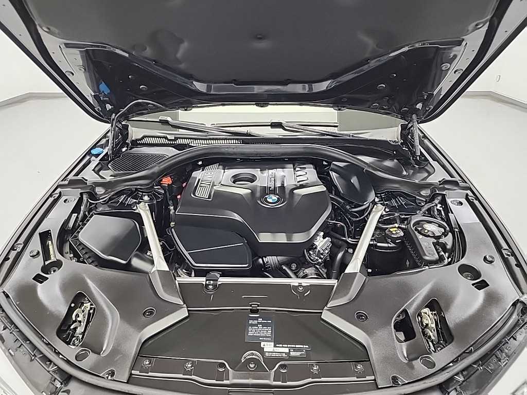 BMW 5 Series - Vista 5