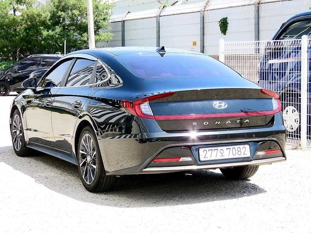 HYUNDAI Sonata - Vista 3