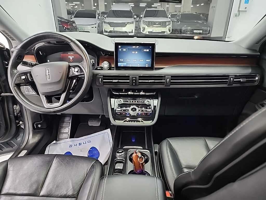 Lincoln Corsair - Vista 7