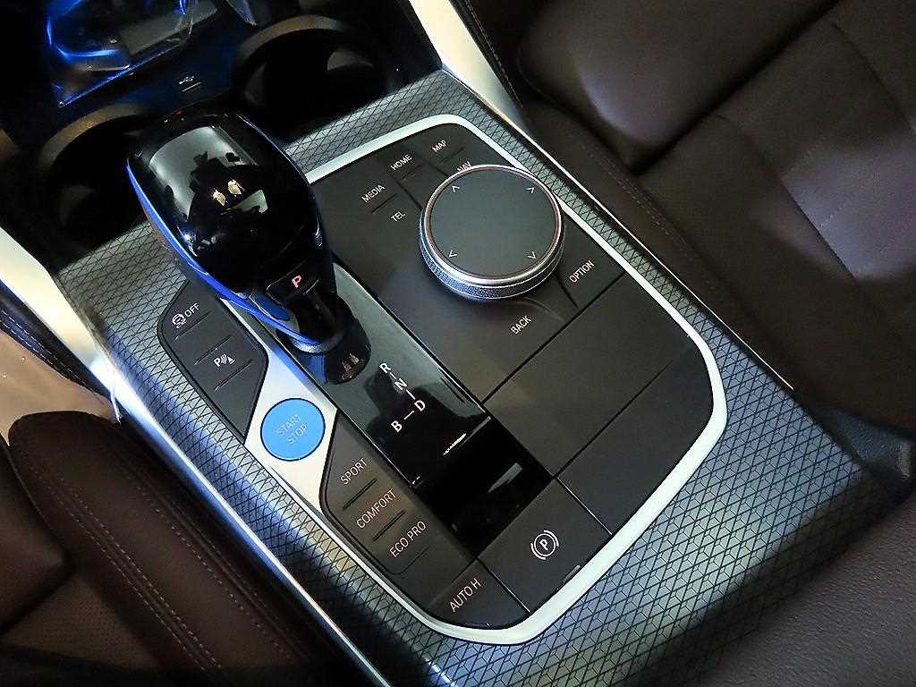 BMW i4 - Vista 12