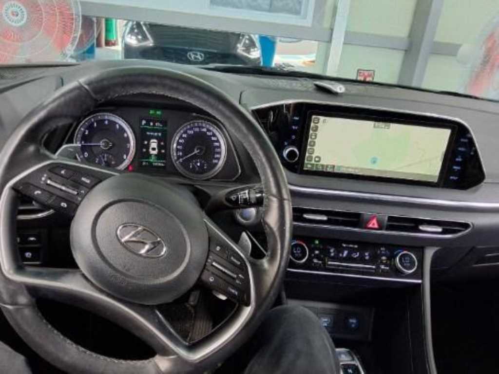 HYUNDAI Sonata - Vista 3