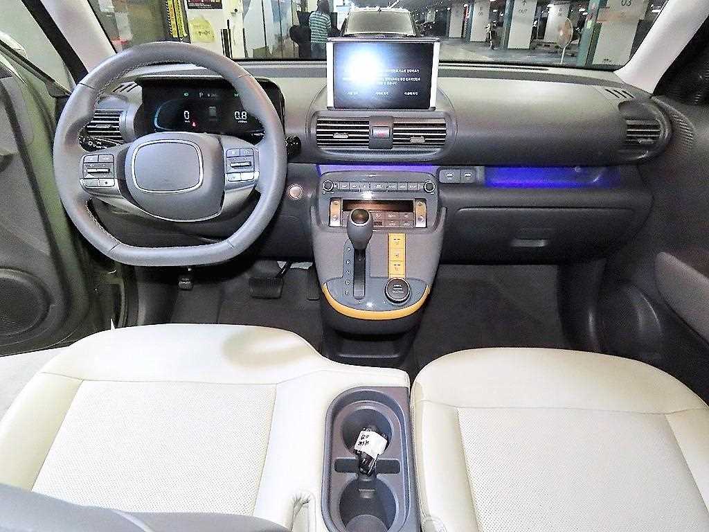 HYUNDAI Casper - Vista 10