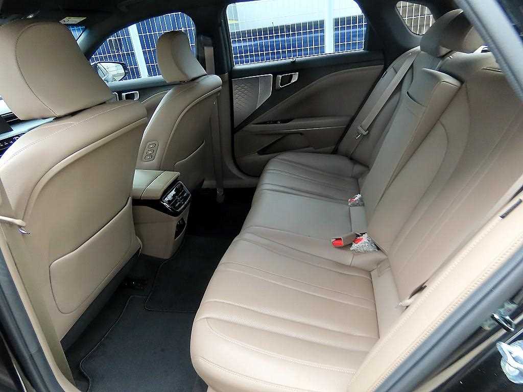 KIA K8 - Vista 6