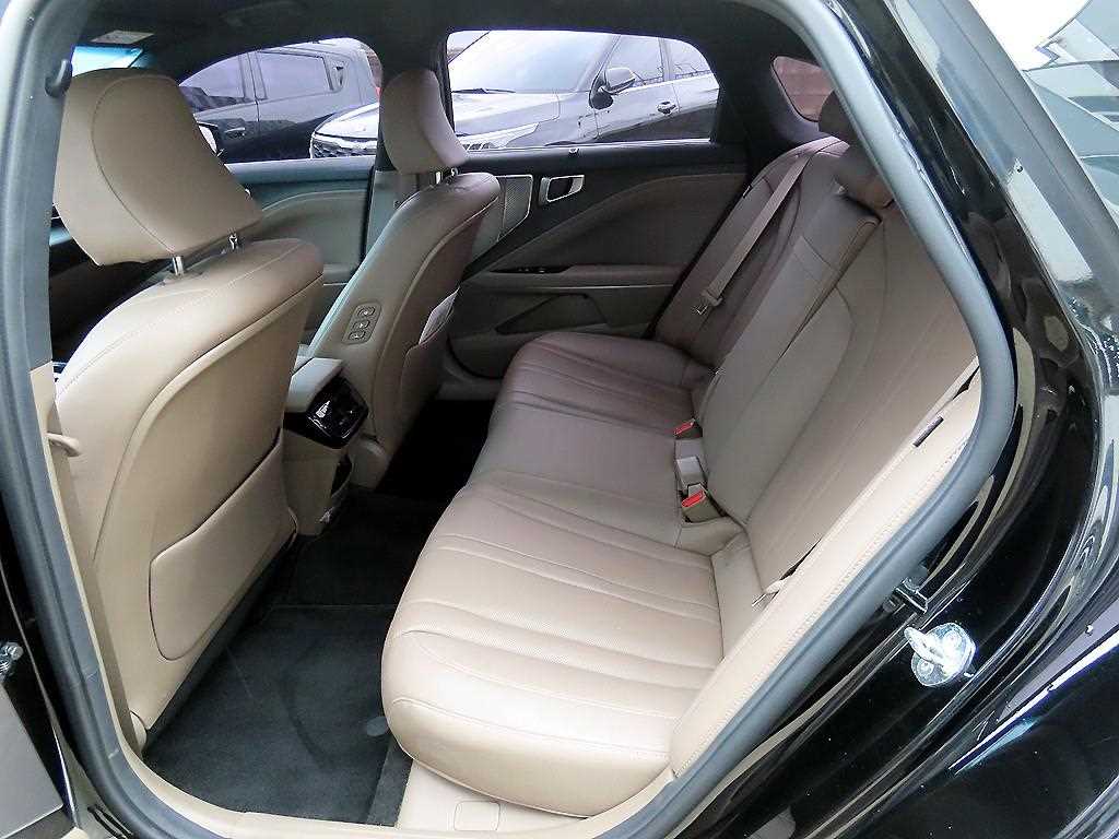 KIA K8 - Vista 6