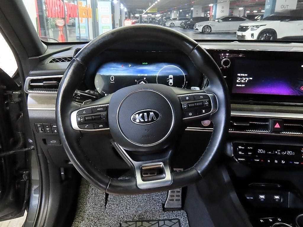 KIA K5 - Vista 8