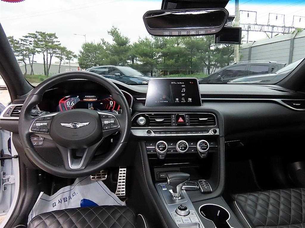 Genesis G70 - Vista 7