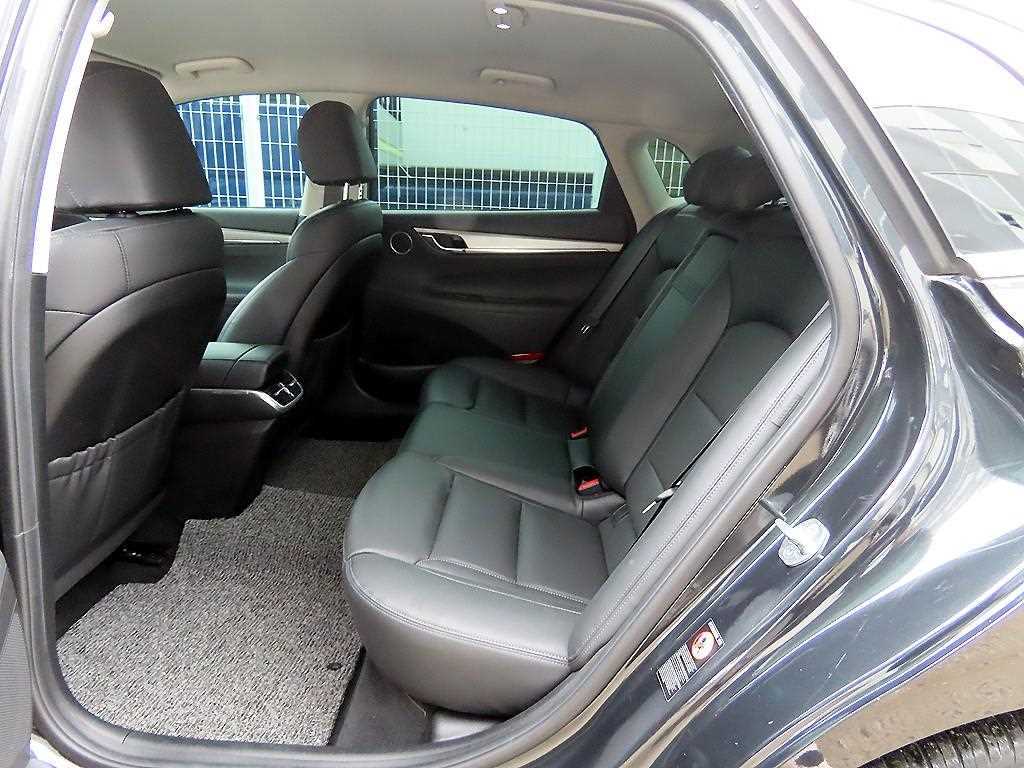 HYUNDAI Grandeur - Vista 6
