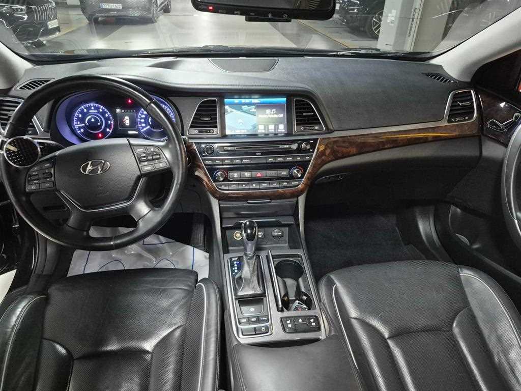 HYUNDAI Aslan - Vista 7