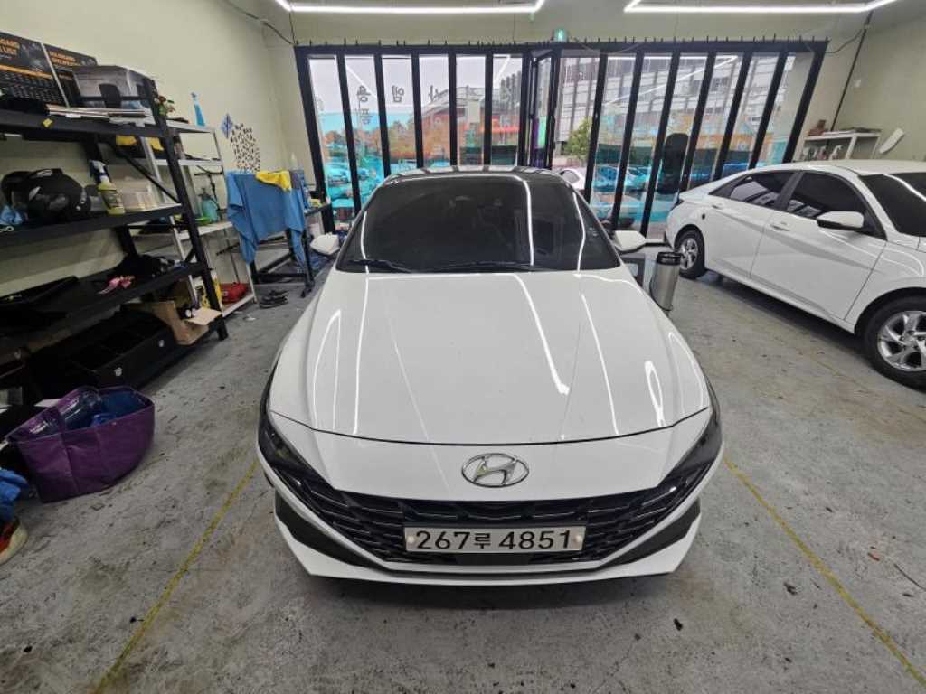 HYUNDAI Avante - Vista 2