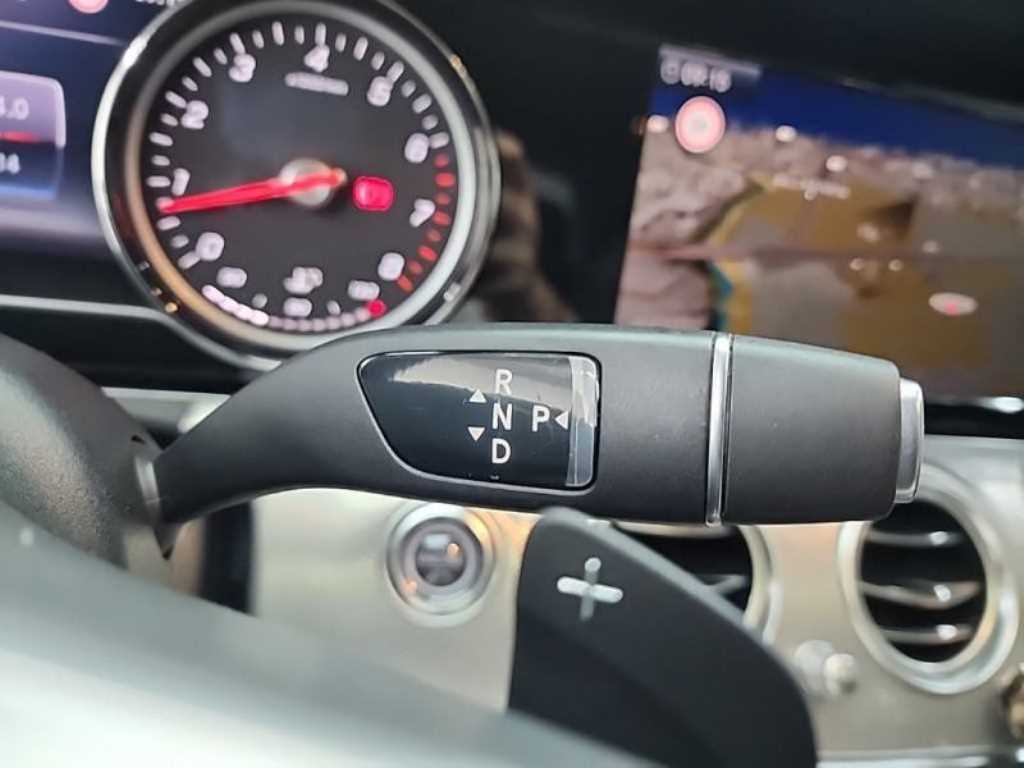 Mercedes Benz E class - Vista 8