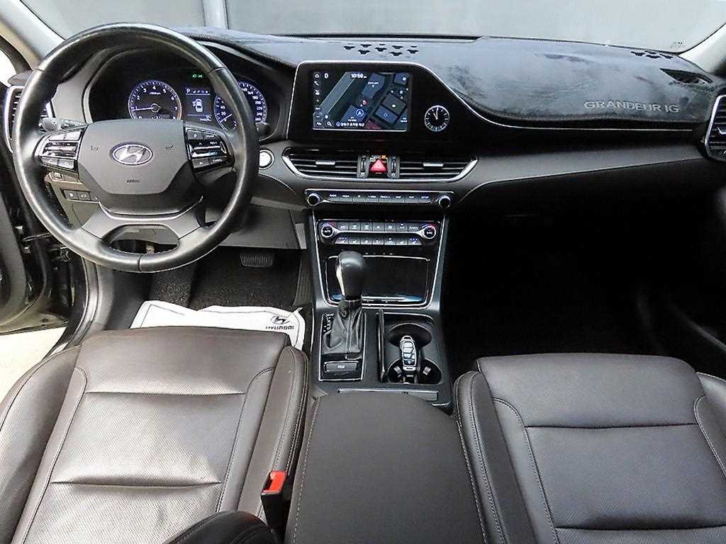 HYUNDAI Grandeur - Vista 7