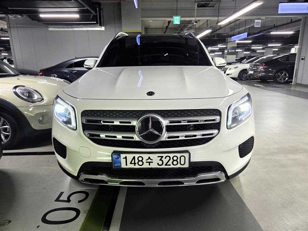 Mercedes Benz GLB Class - Vista 2