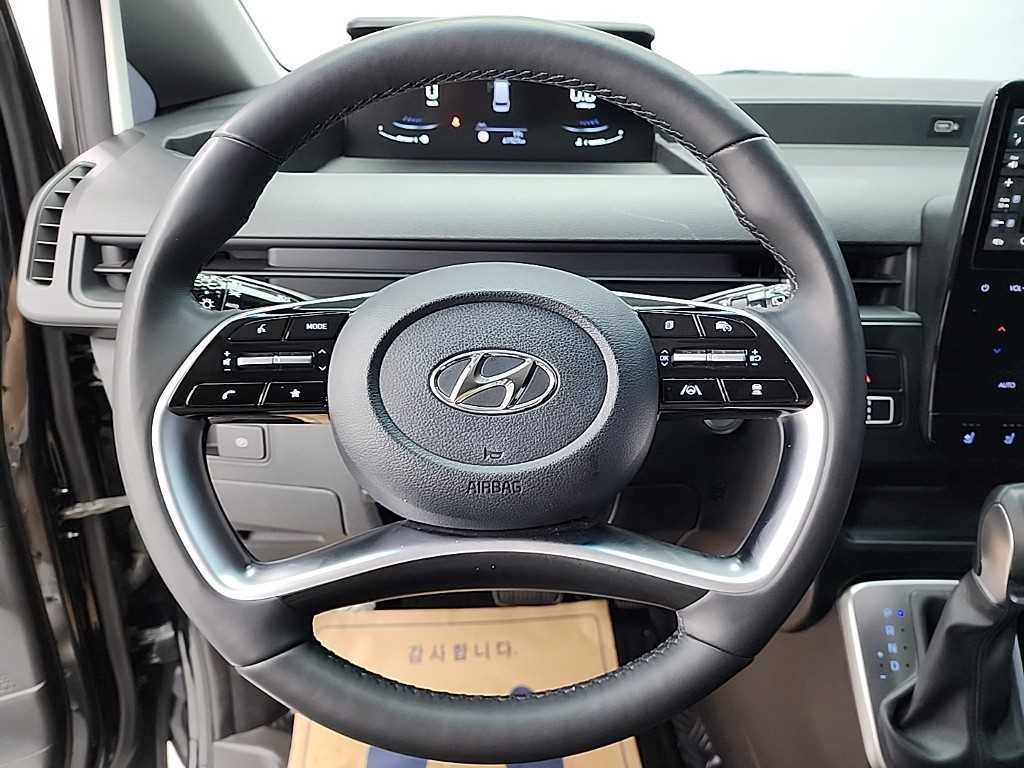 HYUNDAI Staria - Vista 9