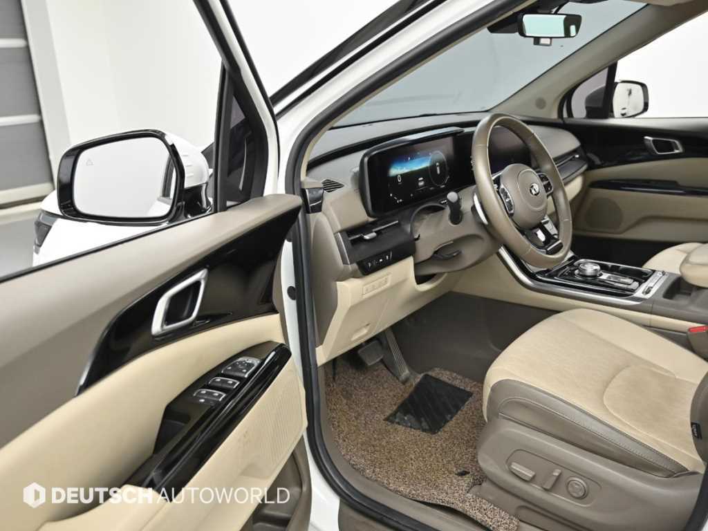 KIA Carnival - Vista 11