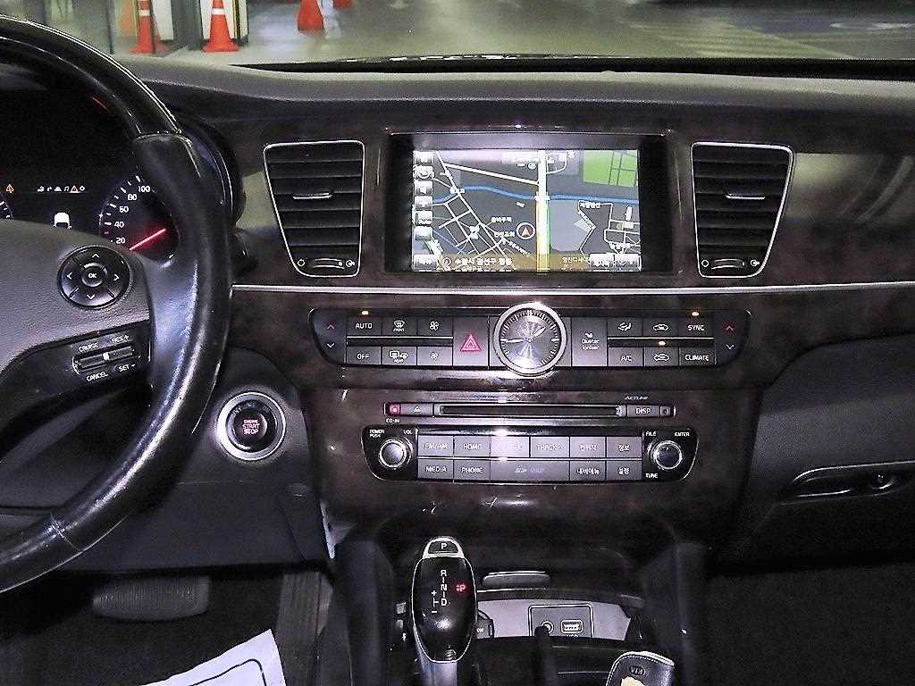 KIA K9 - Vista 11