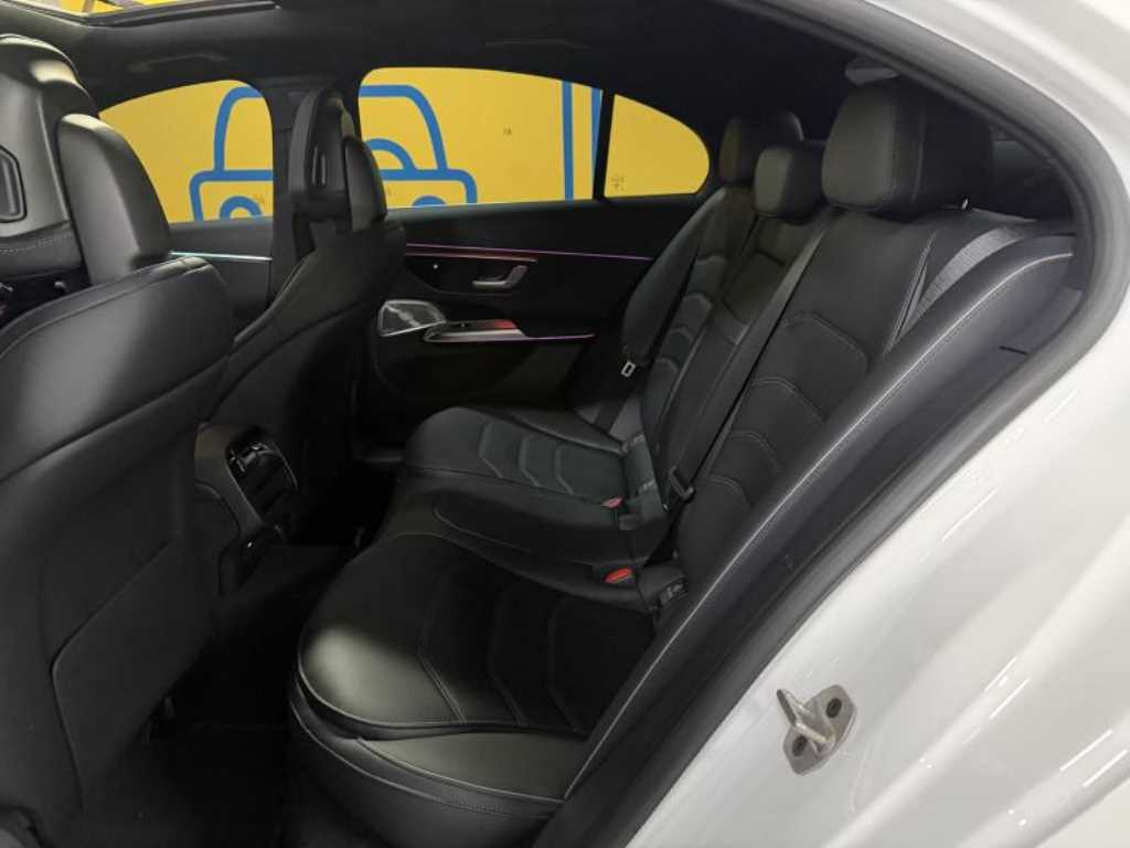 Mercedes Benz E class - Vista 4