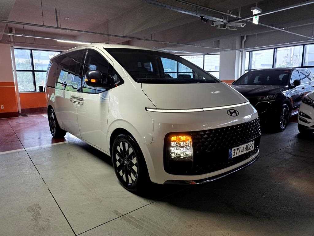 HYUNDAI Staria - Vista 4