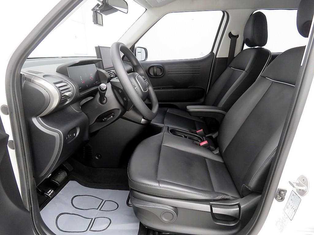 HYUNDAI Casper - Vista 6