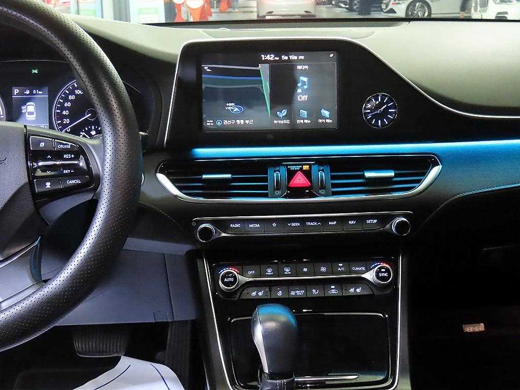 HYUNDAI Grandeur - Vista 11