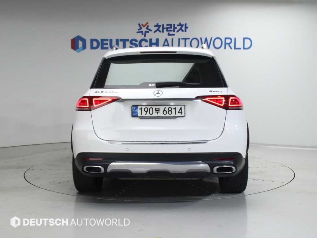 Mercedes Benz GLE Class - Vista 4