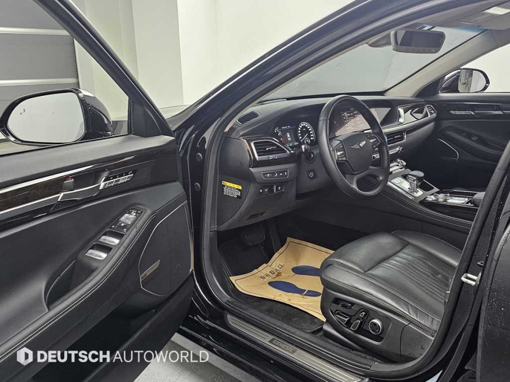 Genesis G90 - Vista 11