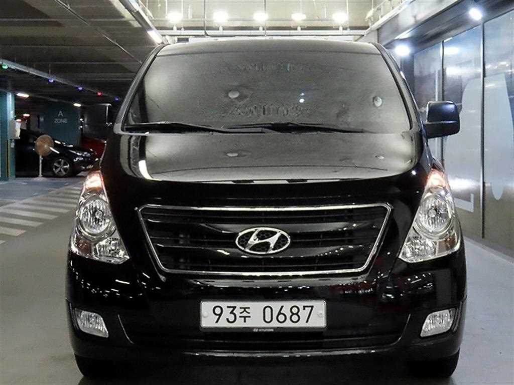 HYUNDAI Starex - Vista 2
