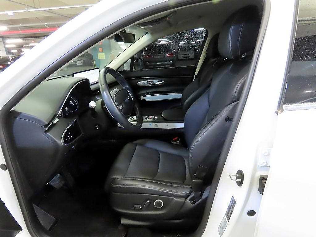 Genesis GV70 - Vista 6