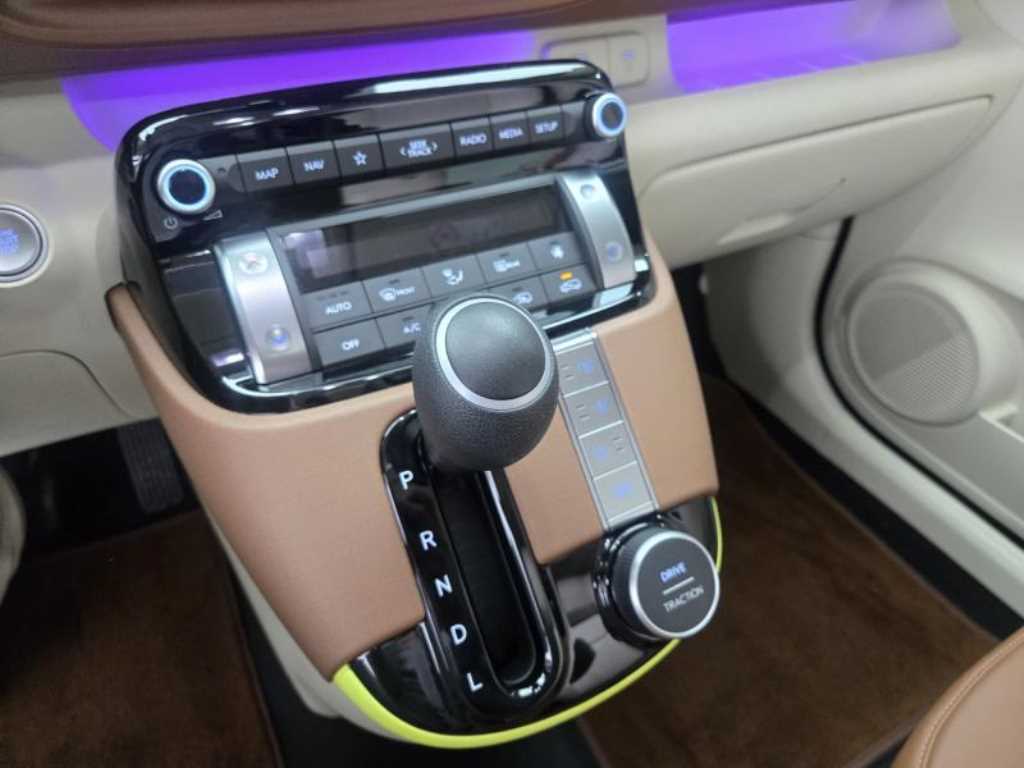 HYUNDAI Casper - Vista 8