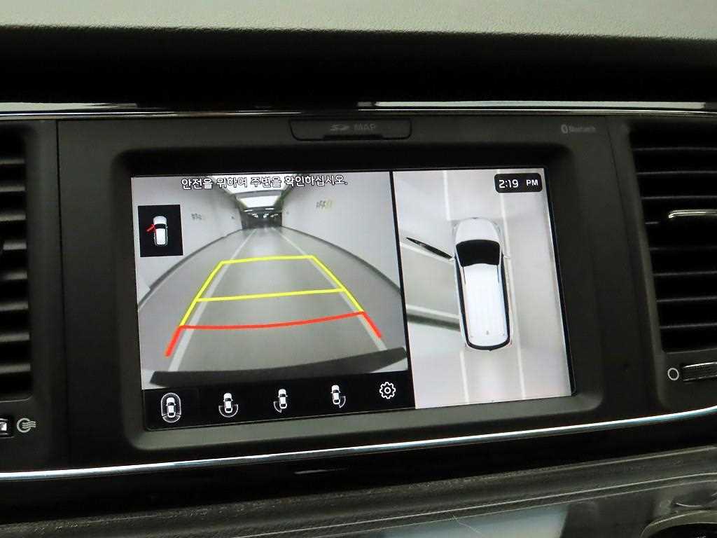 KIA Carnival - Vista 11
