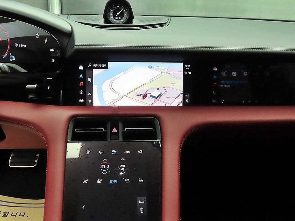 Porsche Taycan - Vista 12