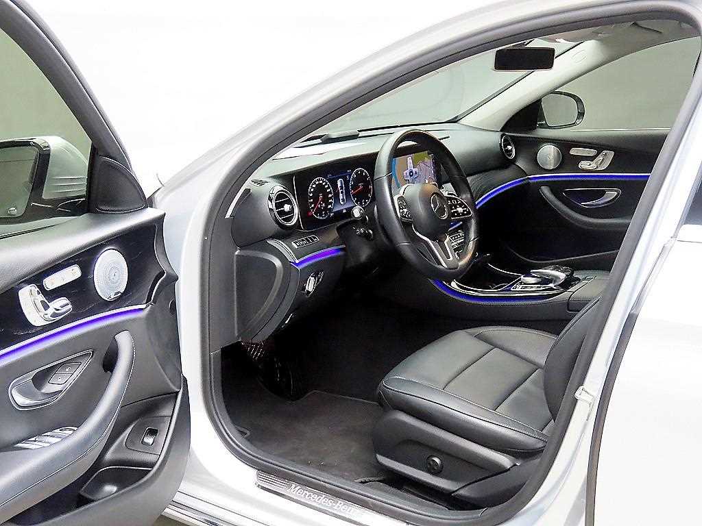 Mercedes Benz E class - Vista 5