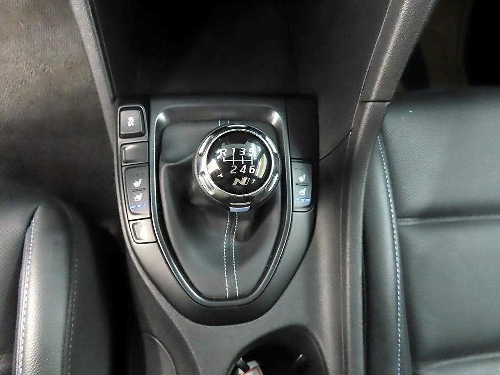 HYUNDAI Veloster - Vista 10