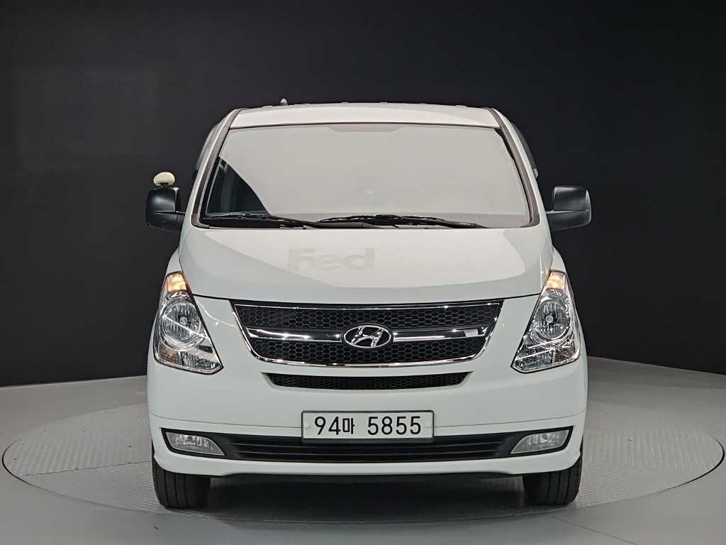 HYUNDAI Starex - Vista 2