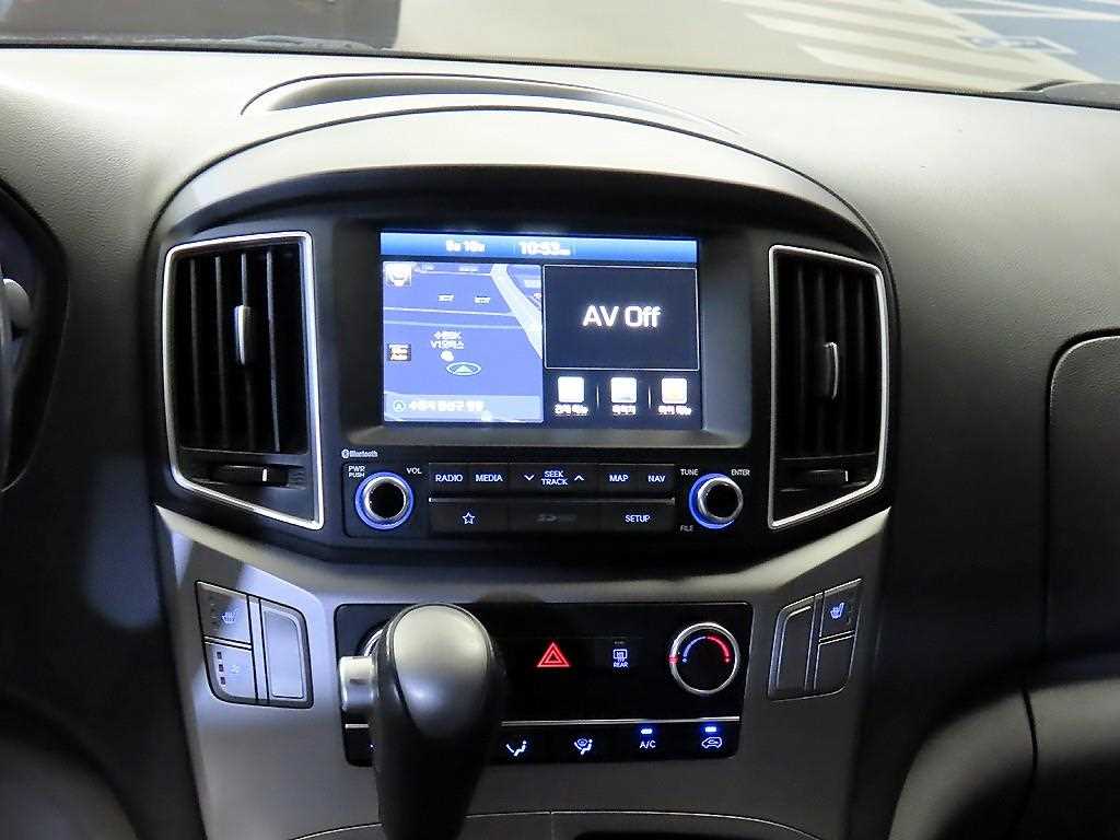 HYUNDAI Starex - Vista 11